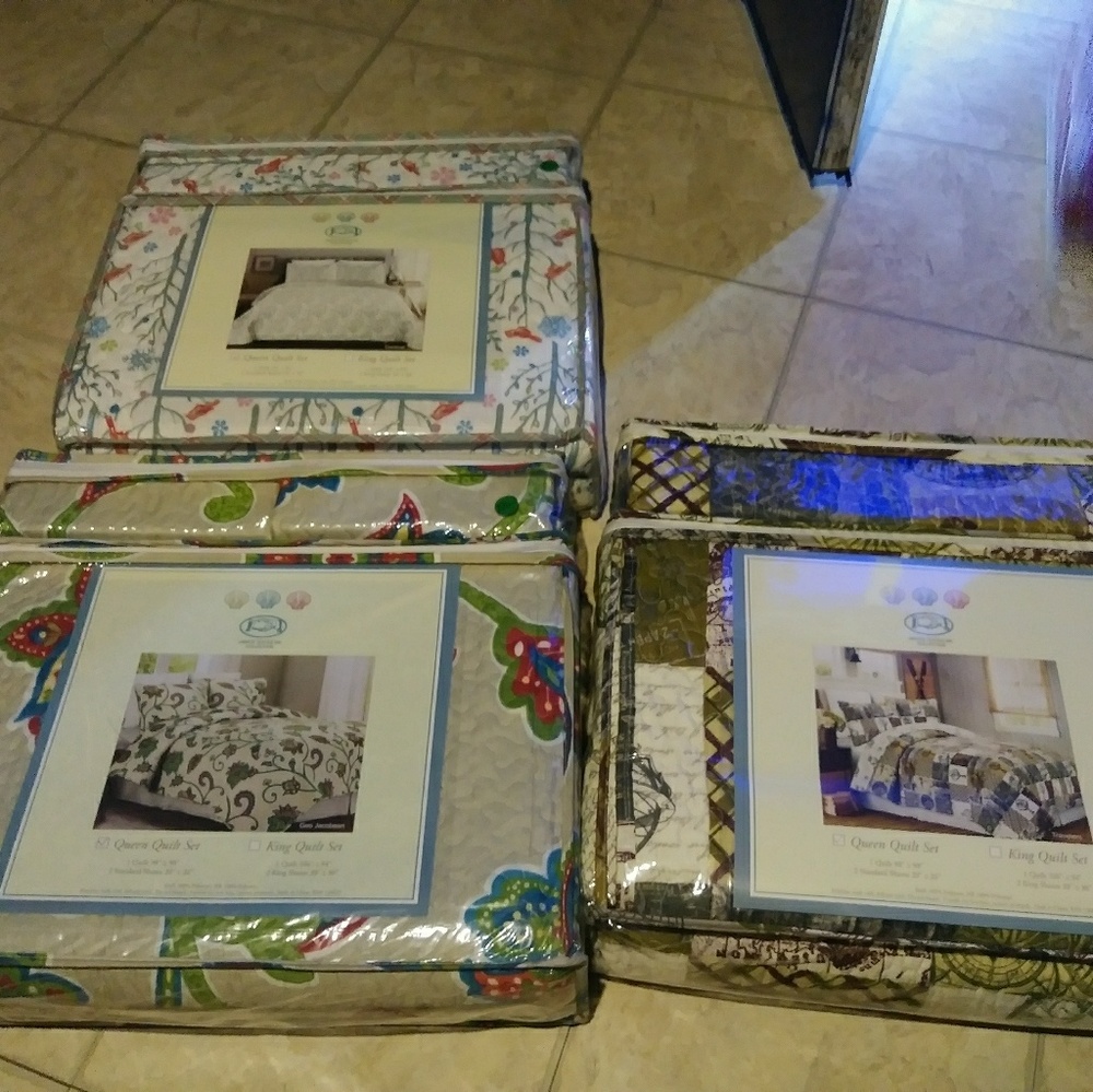 Quen and kins size blankets